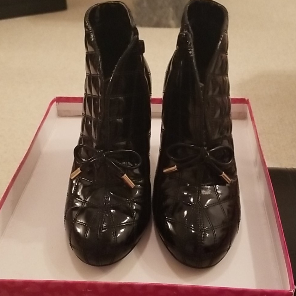 Shoes - Picture 3 of 10